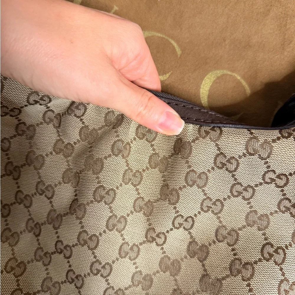 Gucci Tan Patterned Hobo Bag! Pristine condition!